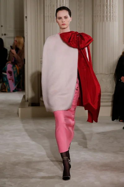 Look 18